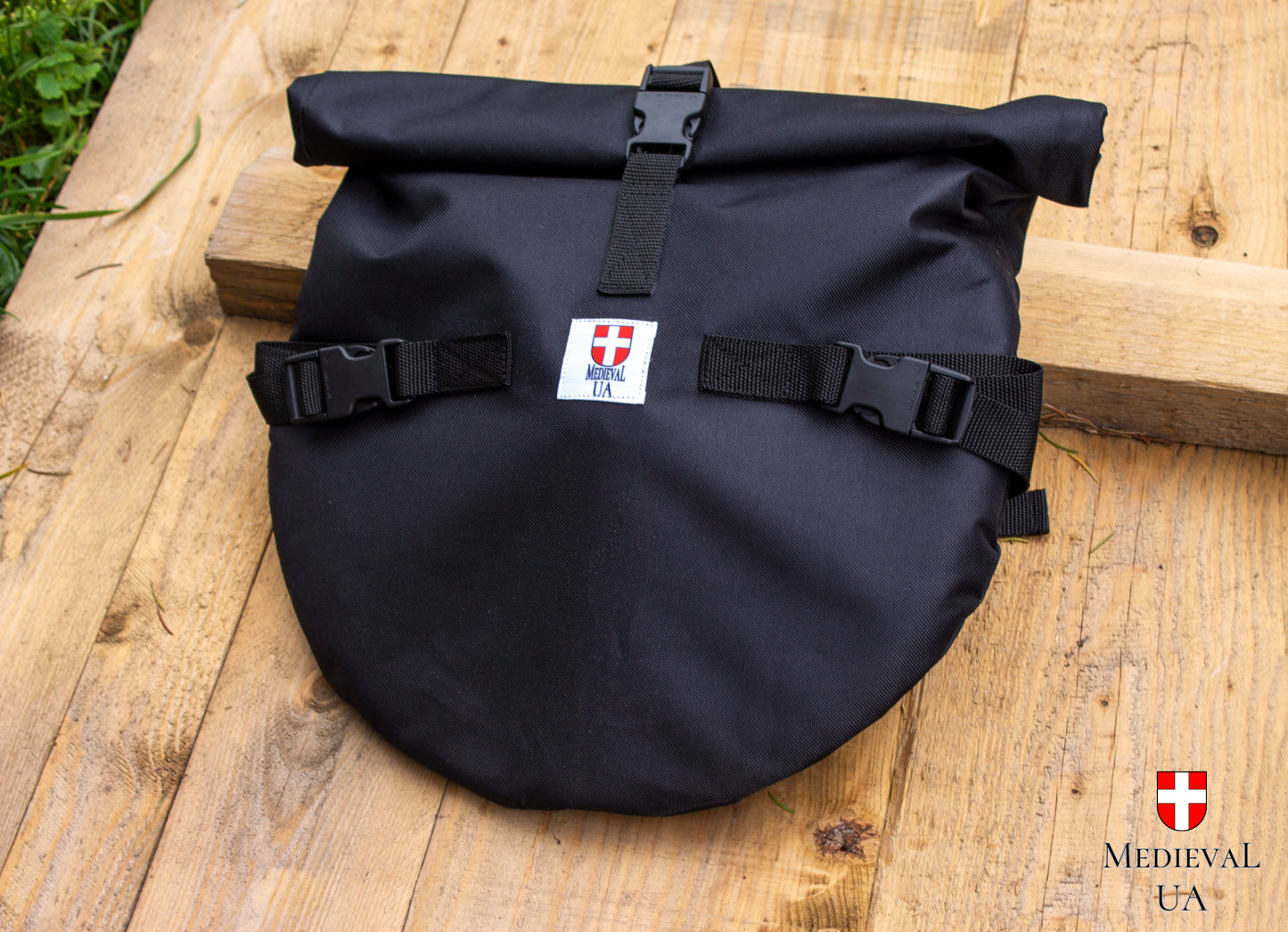 Round shield "GEMA" - Blue color