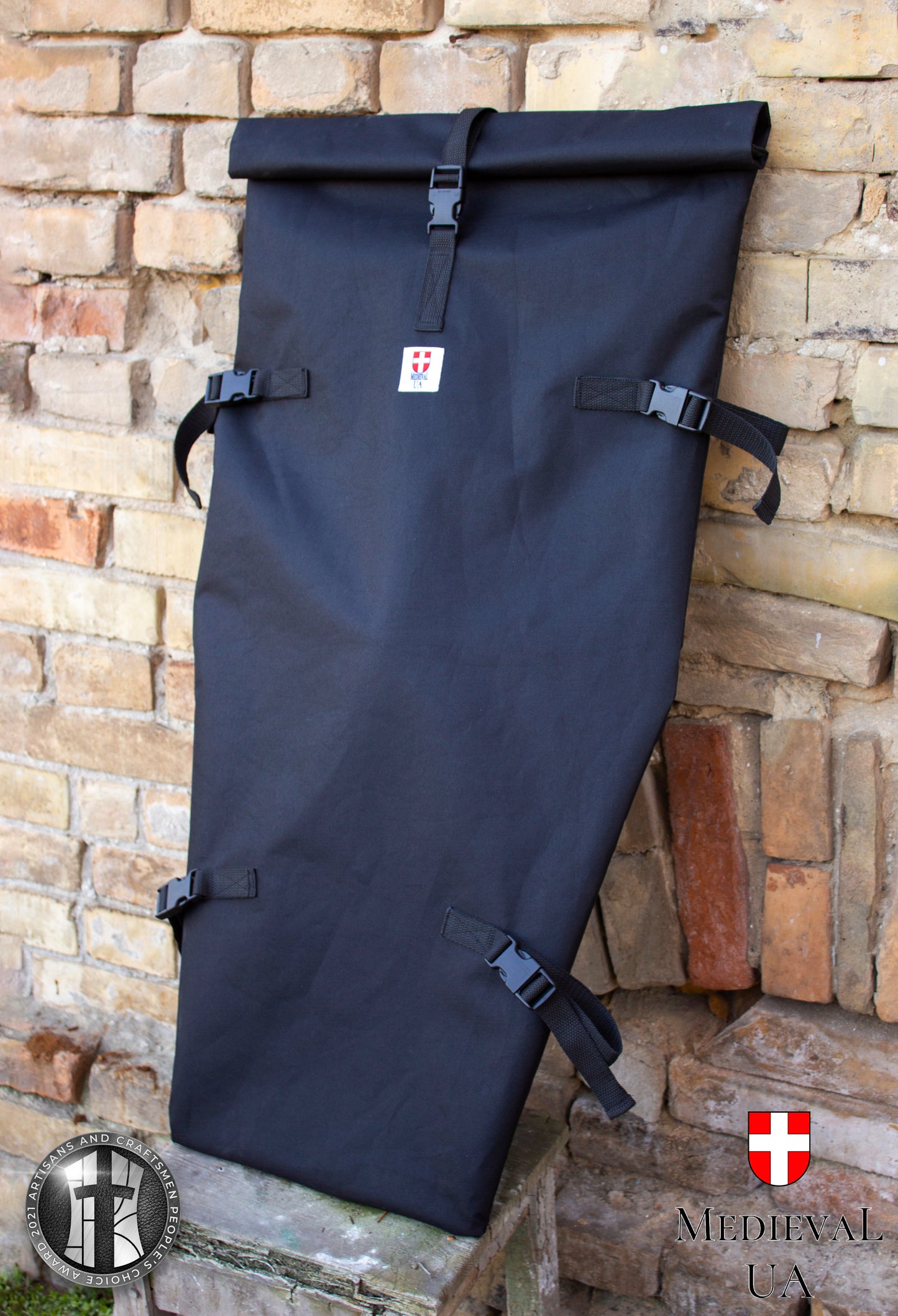 Green Germanic/Gothic shield