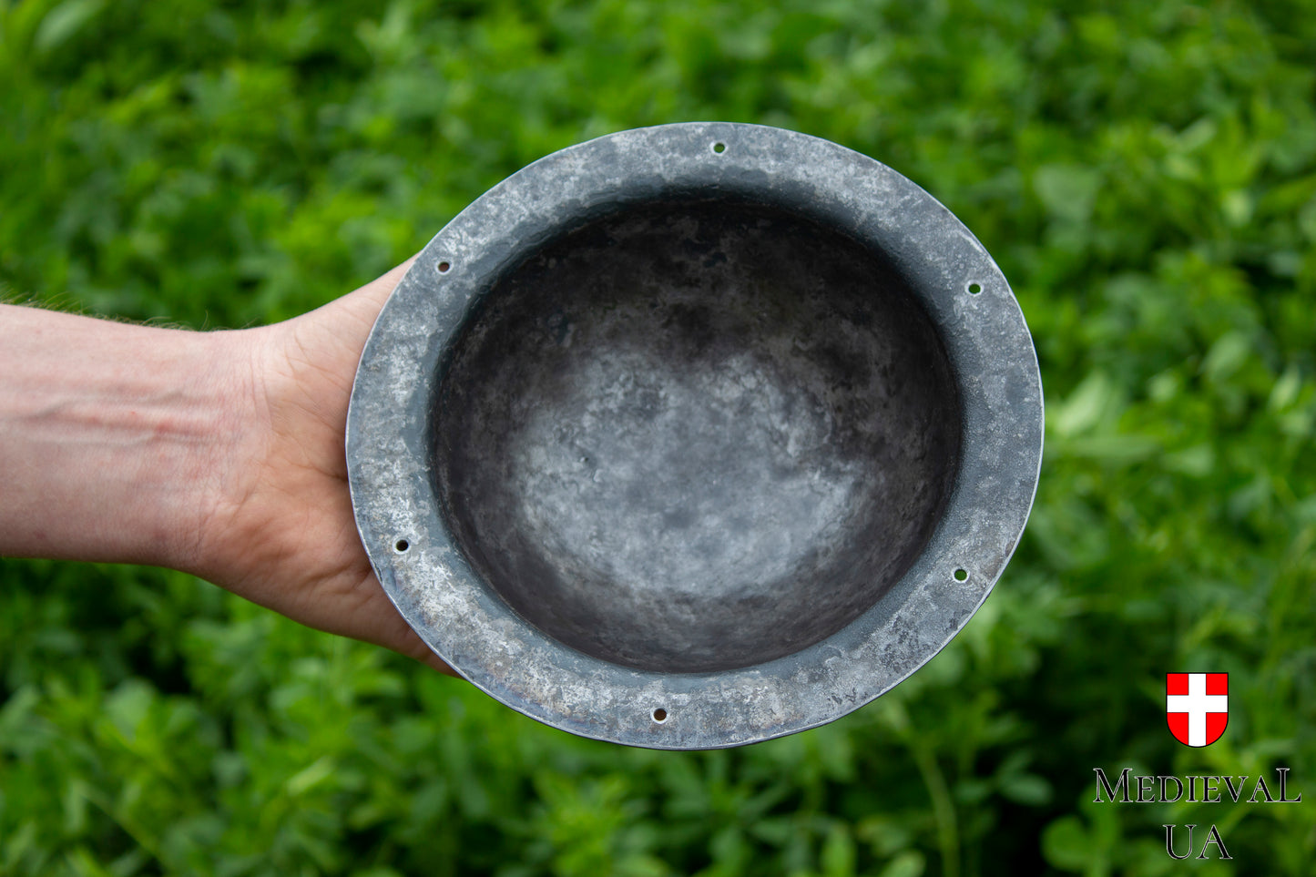 Metal shield boss, Type 2