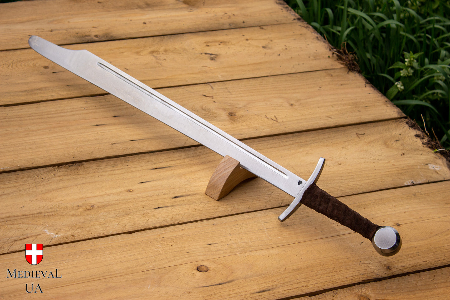 HMB metal contact sword