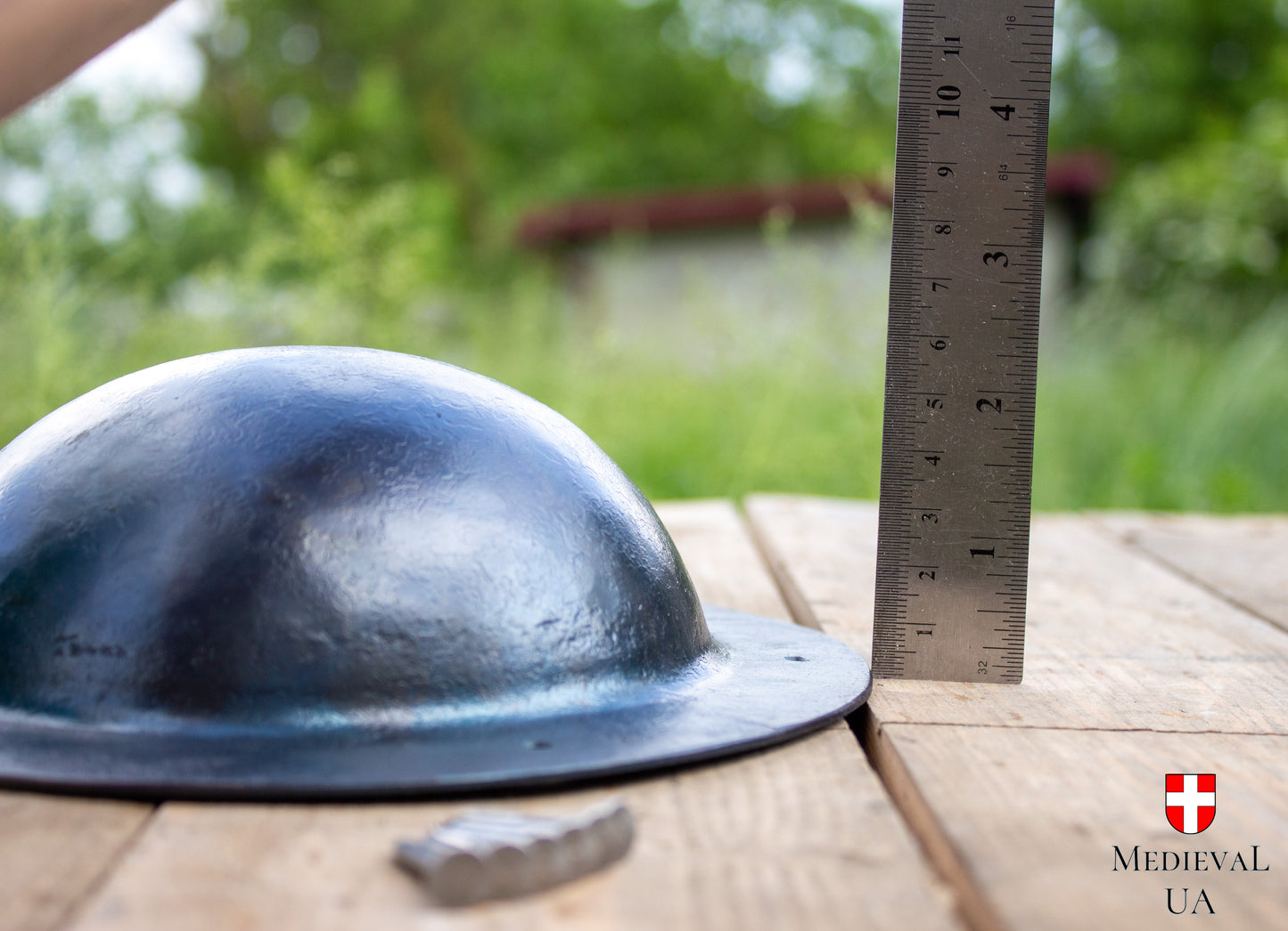 Metal shield boss, Type 3