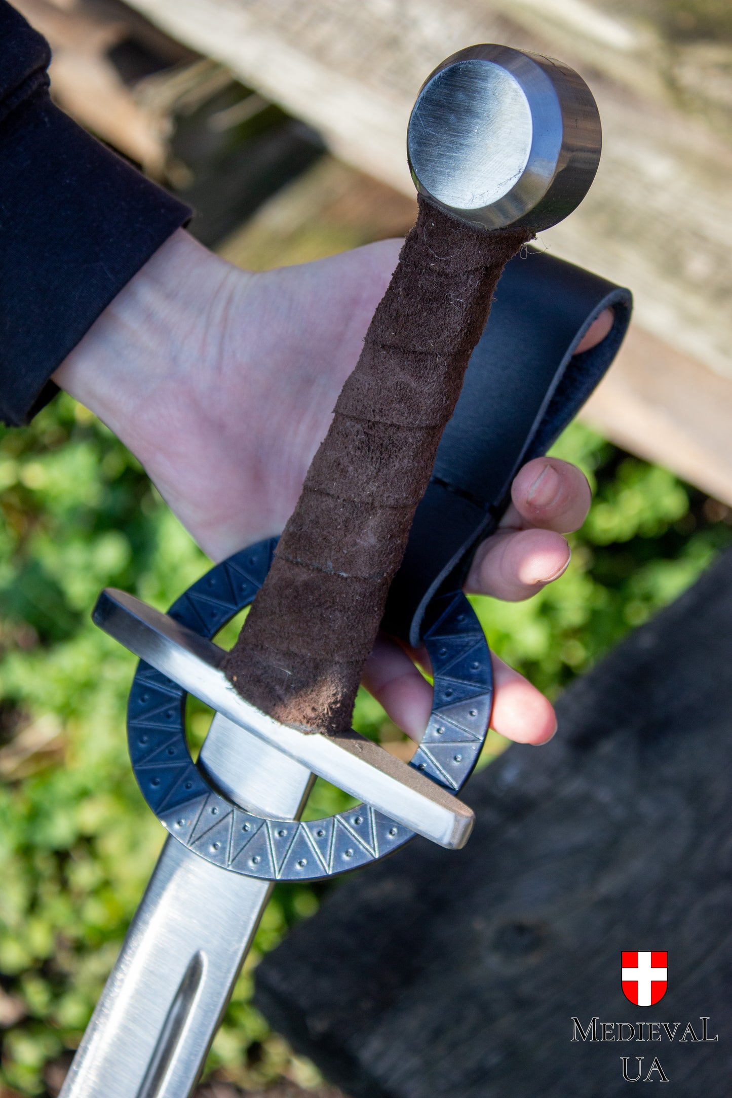 Leather belt loop with metal ring