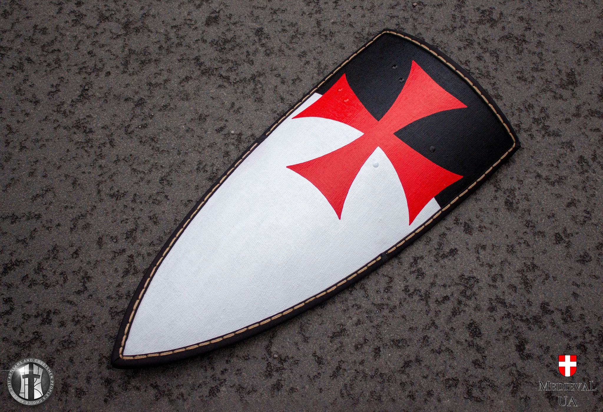 Big medieval heater shield with Templar cross – MedievalUA