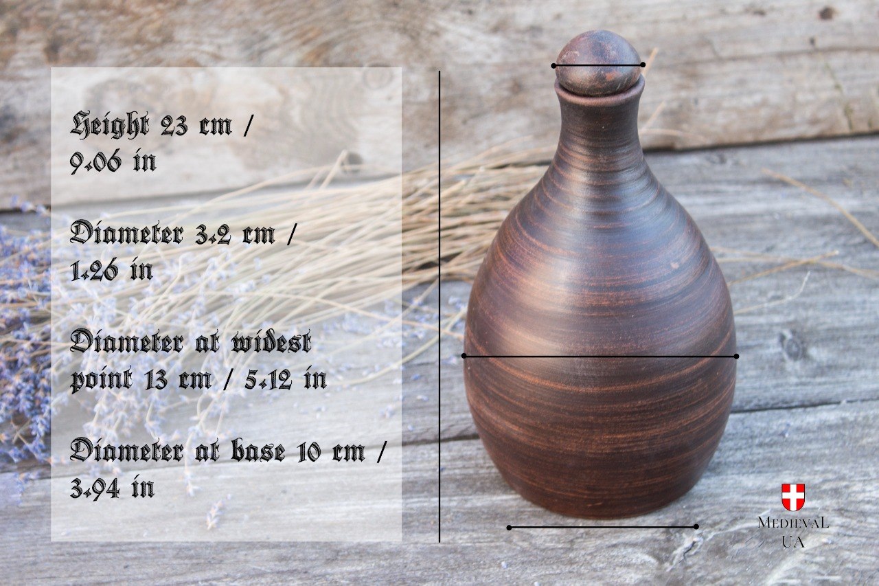 Mead bottle size guide: 23 cm tall, 1 litre, 13 cm at widest