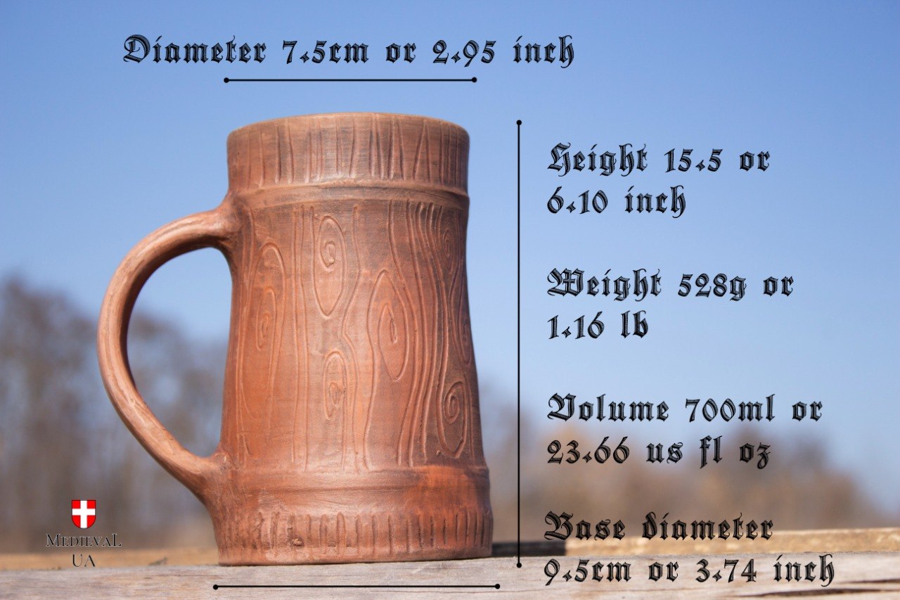 Size chart for the red clay medieval tankard with height, diameters, weight, and 700ml volume