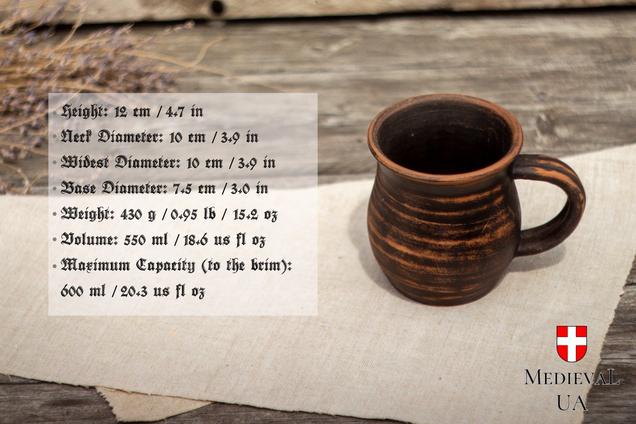 Rustic clay mug with size details: 12 cm tall, 550 ml volume, 600 ml to the brim